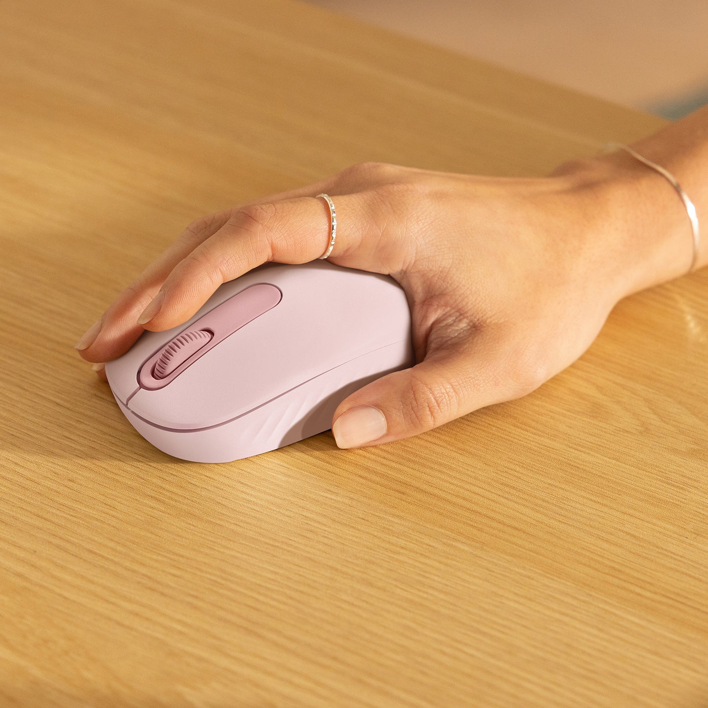 Mouse Logitech M196 Inalámbrico Bluetooth Rosado