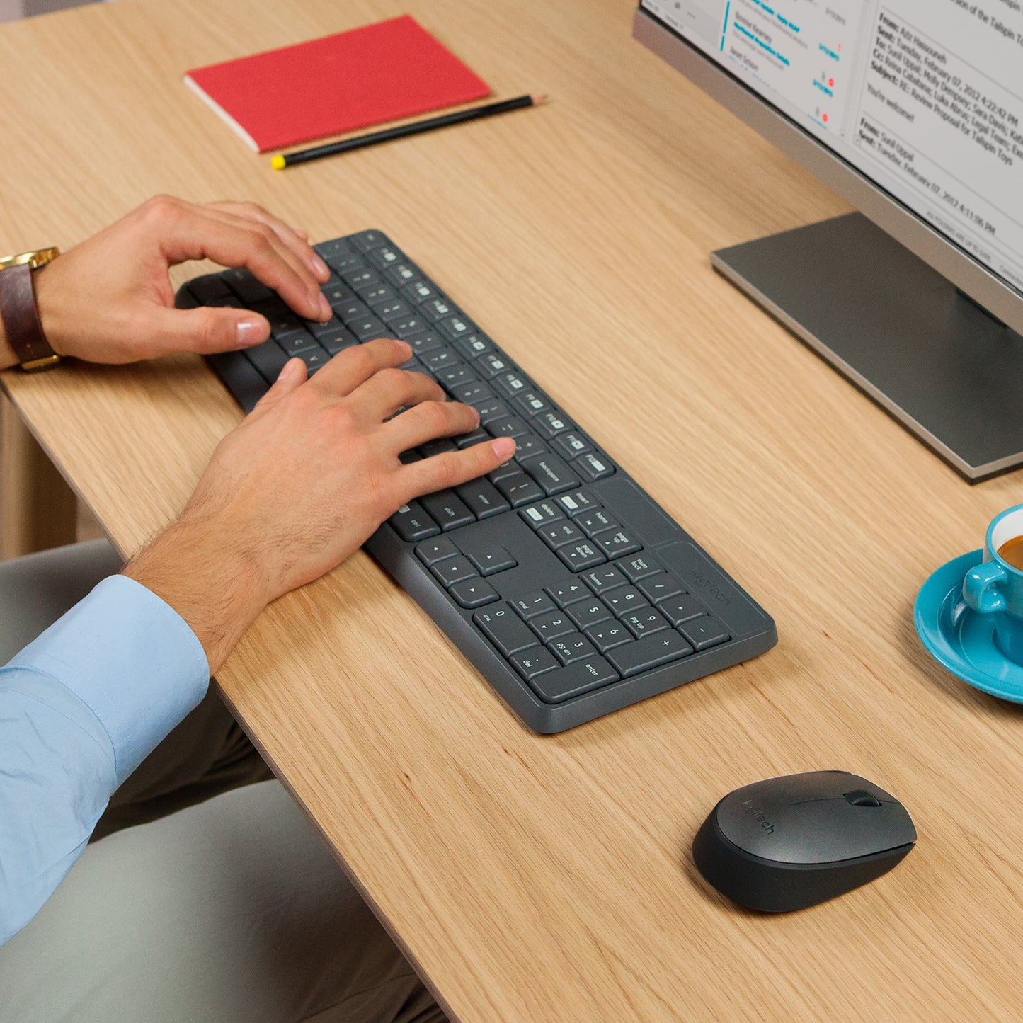 Combo Teclado y Mouse Logitech Mk235 Inalámbrico Negro