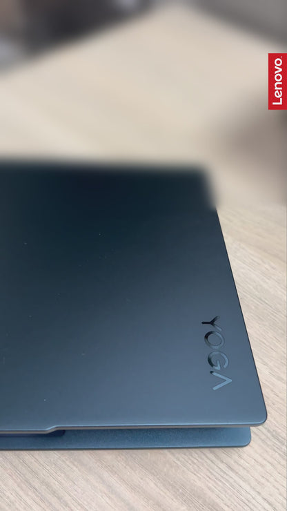 Portátil Lenovo Yoga Pro Ryzen 7 8845HS 16GB 1TB RTX 3050 14.5"